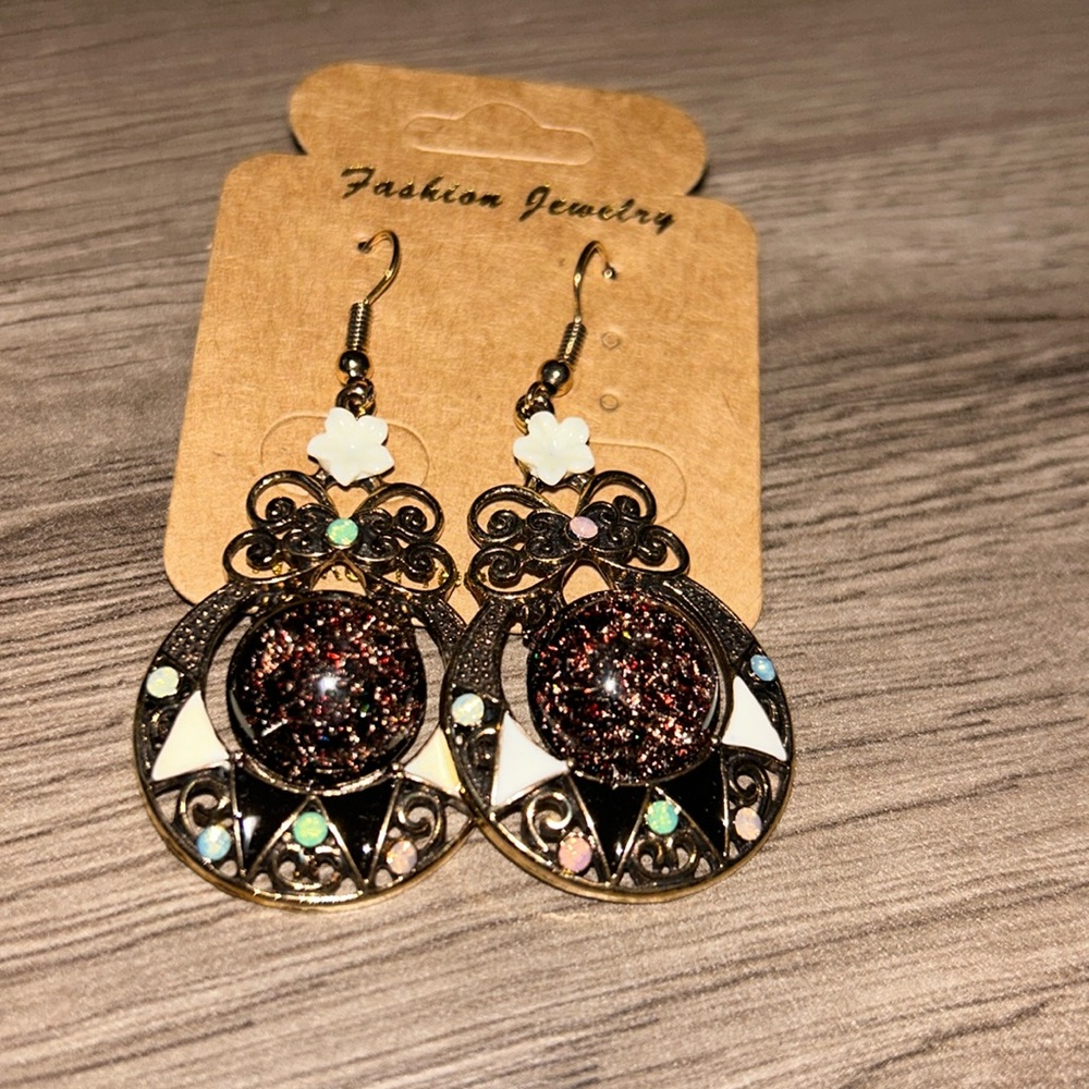 Very vintage round shade earrings with hooks